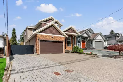 Front Yard Photo of 11641 75a Avenue, Delta, BC