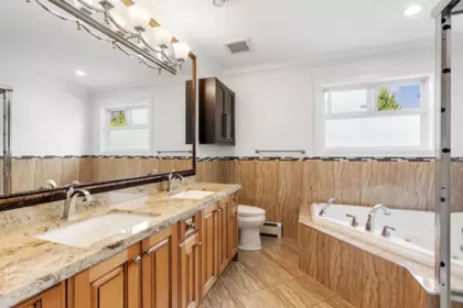 Guest Bathroom Photo of 11641 75a Avenue, Delta, BC