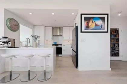 Kitchen Island Photo of 905 2688 West Mall, Vancouver, BC