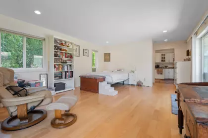 Basement Recreation Room Photo of 236 Water Avenue, Hope, BC