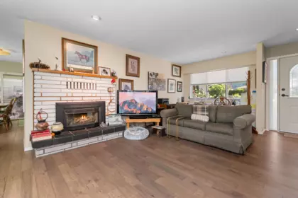 Primary Bedroom Photo of 236 Water Avenue, Hope, BC