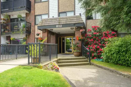 Office / Den Photo of 105 123 E 19th Street, North Vancouver, BC
