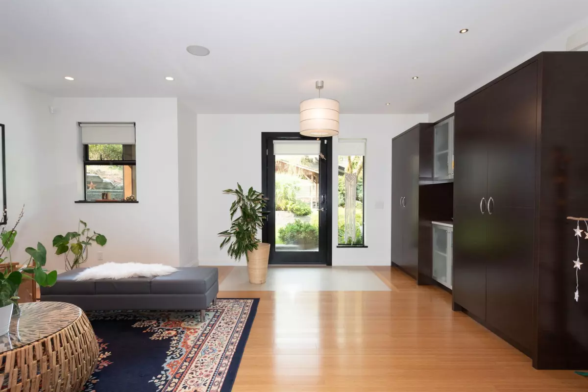 Family Room Photo of 1930 Panorama Drive, North Vancouver, BC