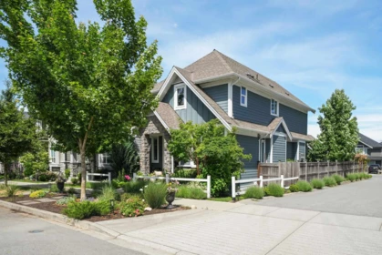 Community Amenities Photo (Clubhouse) of 16555 25 Avenue, Surrey, BC