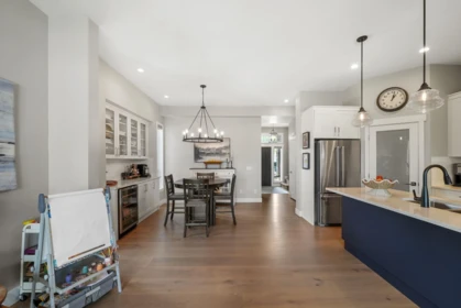 Kitchen Island Photo of 16555 25 Avenue, Surrey, BC