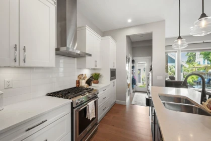 Primary Bathroom Photo of 16555 25 Avenue, Surrey, BC