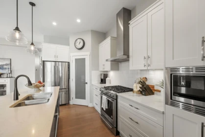 Walk-In Closet Photo of 16555 25 Avenue, Surrey, BC