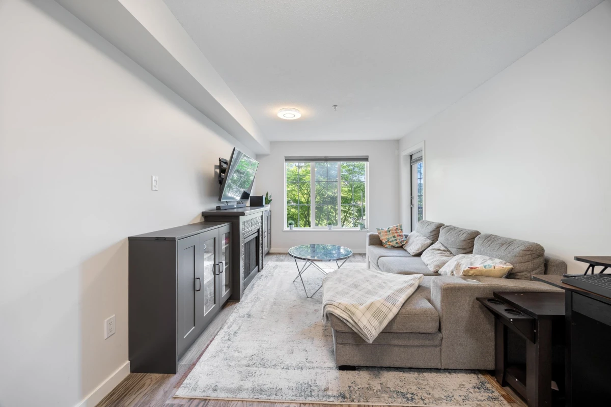 Family Room Photo of 207 14877 100 Avenue, Surrey, BC