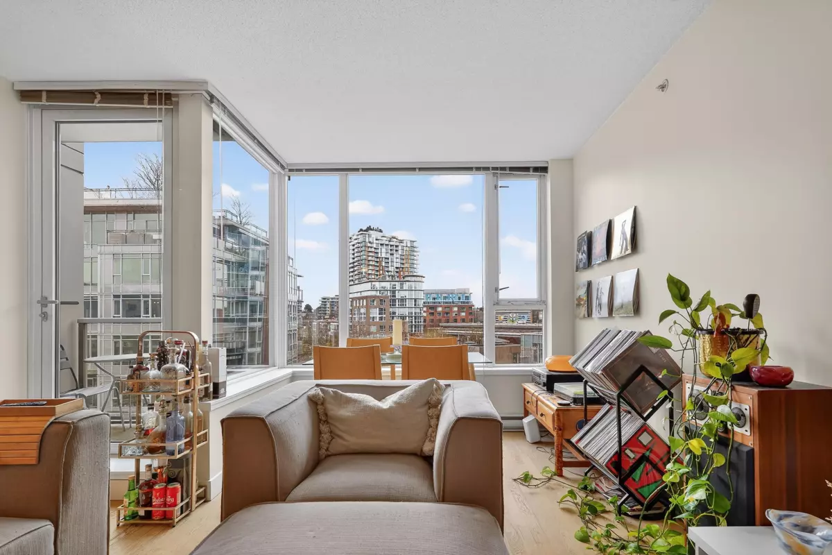 Living Room Photo of 904 251 E 7th Avenue, Vancouver, BC