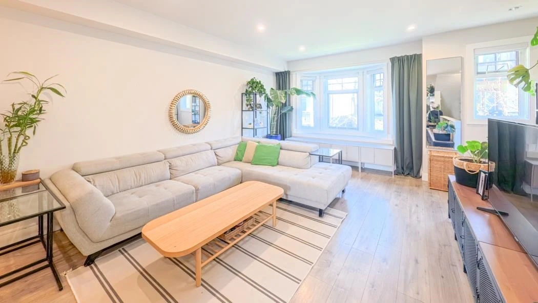 Living Room Photo of 23 189 Wood Street, New Westminster, BC