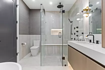 Hallway Photo of 14295 73a Avenue, Surrey, BC