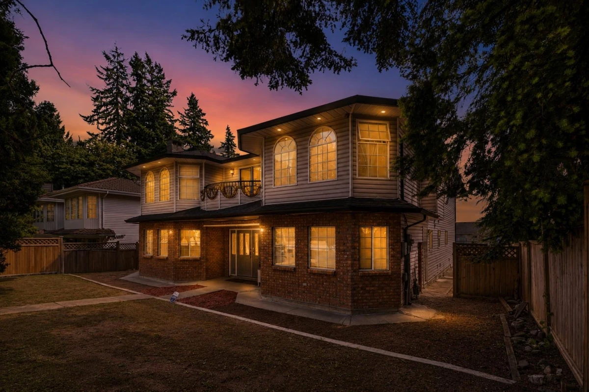 Family Room Photo of 14648 88 Avenue, Surrey, BC