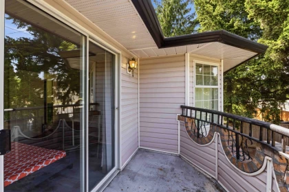 Basement Recreation Room Photo of 14648 88 Avenue, Surrey, BC