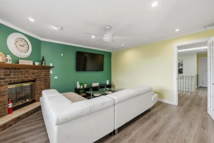 Breakfast Nook Photo of 14648 88 Avenue, Surrey, BC
