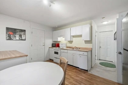 Hot Tub / Spa Photo of 14648 88 Avenue, Surrey, BC