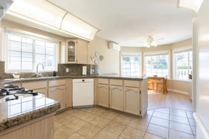 Breakfast Nook Photo of 101 1450 Mccallum Road, Abbotsford, BC