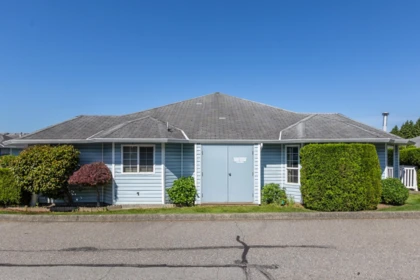Front Yard Photo of 101 1450 Mccallum Road, Abbotsford, BC
