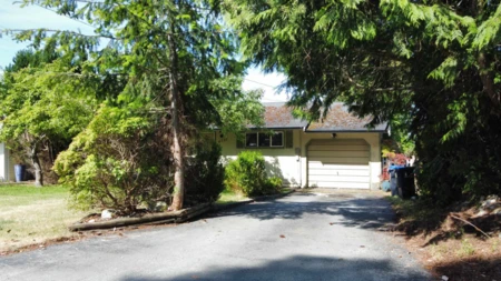 4731 Laurel Avenue, Sechelt, BC, Sechelt — Single Family Residence for sale