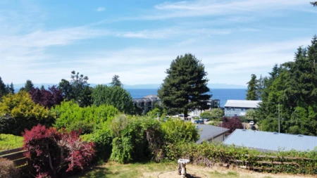 4731 Laurel Avenue, Sechelt, BC, Sechelt — Single Family Residence for sale