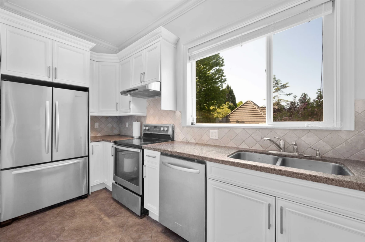 Dining Area Photo of 16418 36a Avenue, Surrey, BC