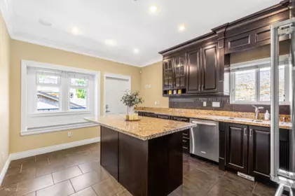Kitchen Island Photo of 295 W 63rd Avenue, Vancouver, BC