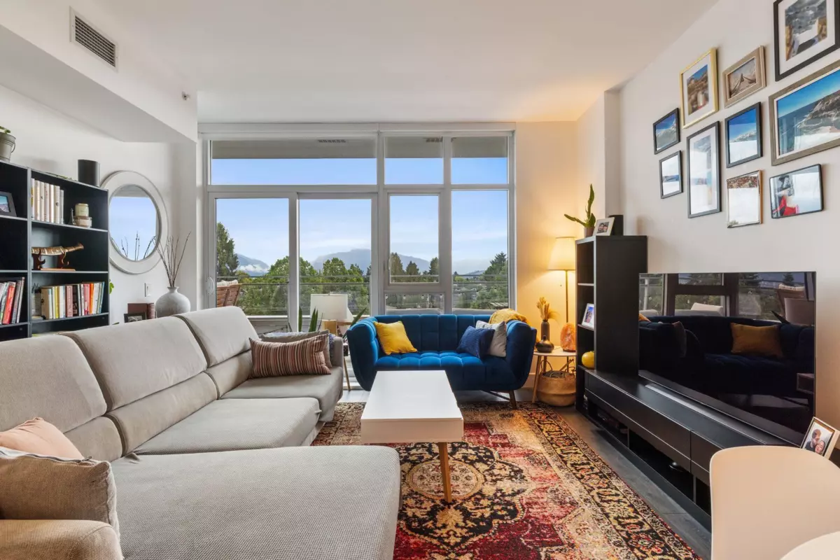 Family Room Photo of 608 2435 Kingsway, Vancouver, BC