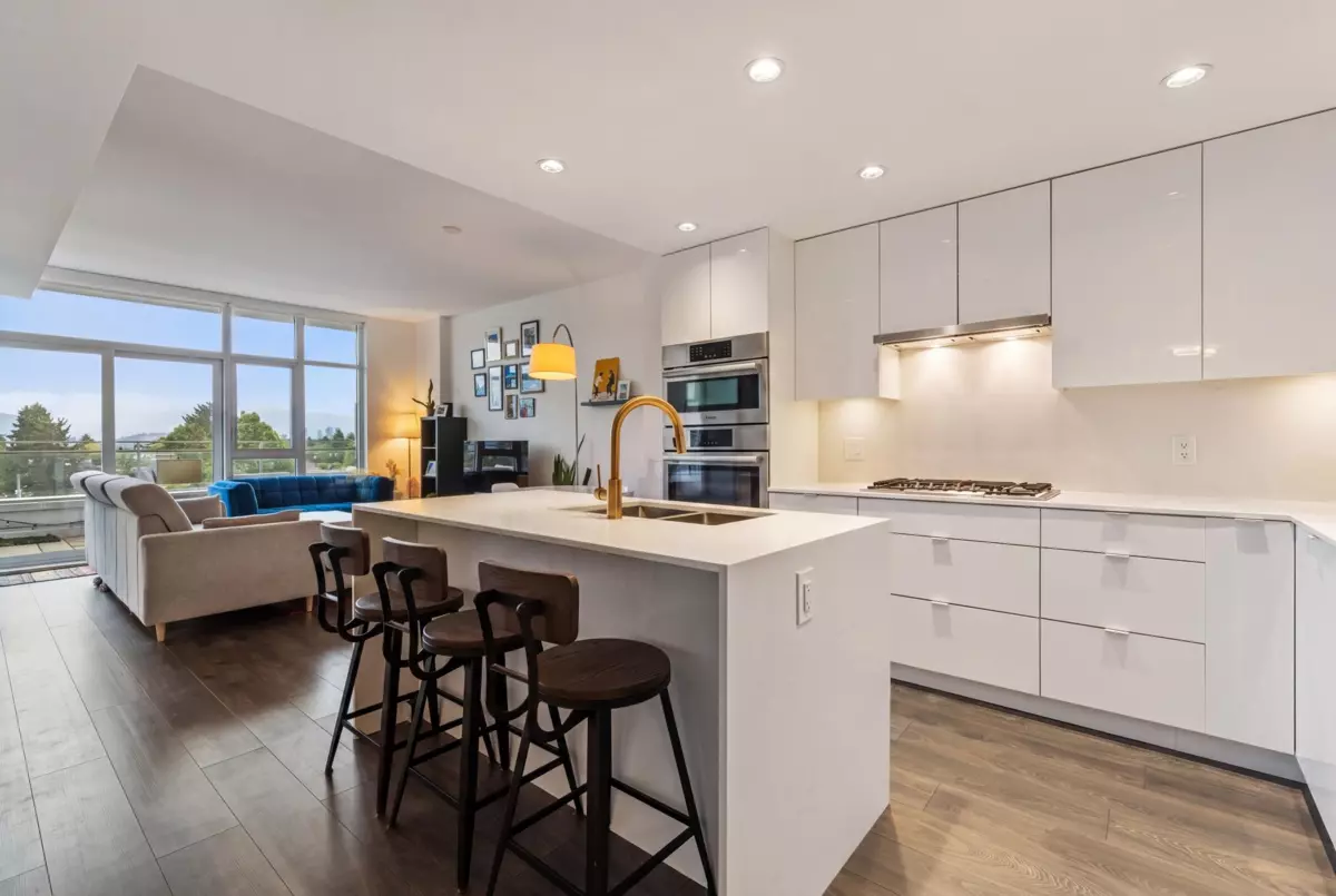Living Room Photo of 608 2435 Kingsway, Vancouver, BC