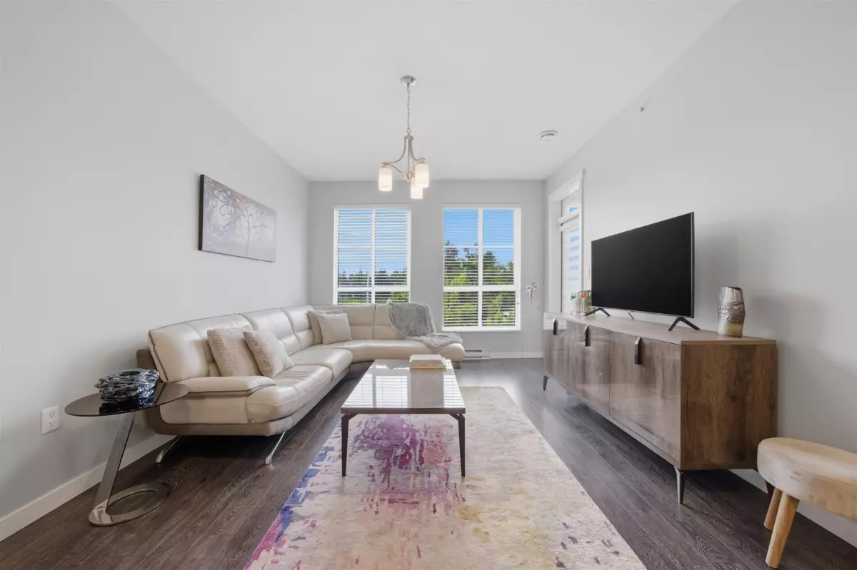 Family Room Photo of 426 15168 33 Avenue, Surrey, BC