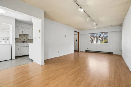 Walk-In Closet Photo of 3740 Blundell Road, Richmond, BC
