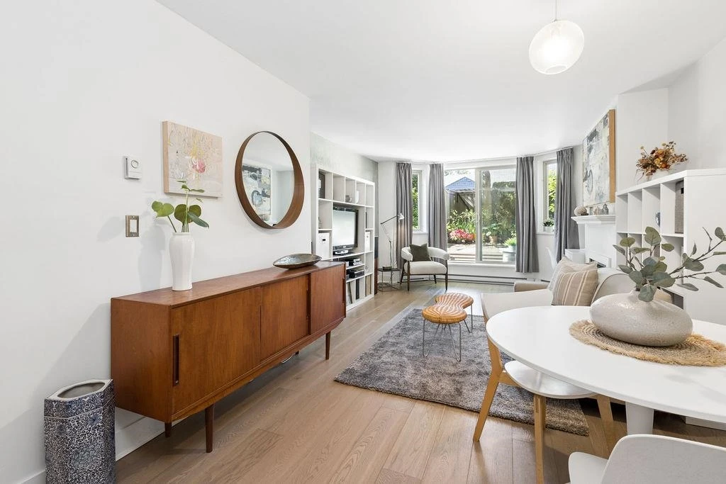 Family Room Photo of 1B 2775 Fir Street, Vancouver, BC
