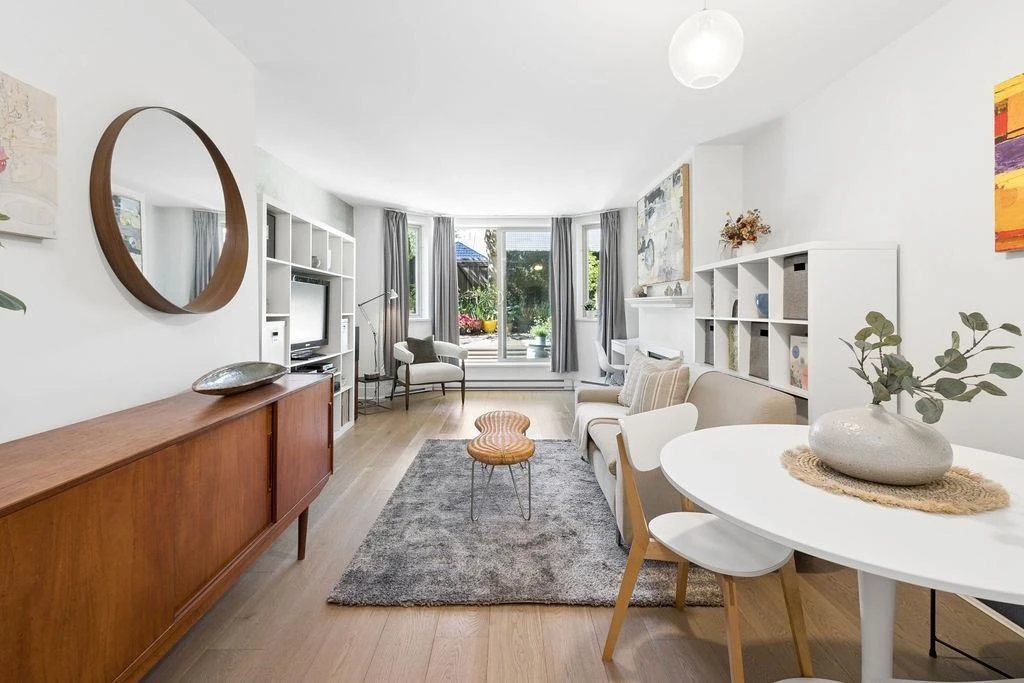 Living Room Photo of 1B 2775 Fir Street, Vancouver, BC