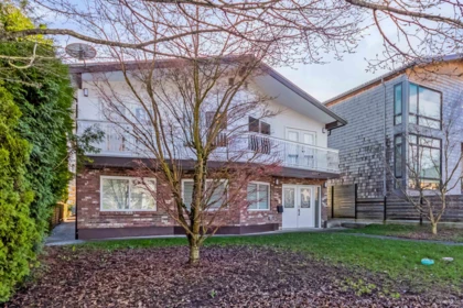 4346 Dundas Street, Burnaby, BC, Burnaby — Single Family Residence for sale