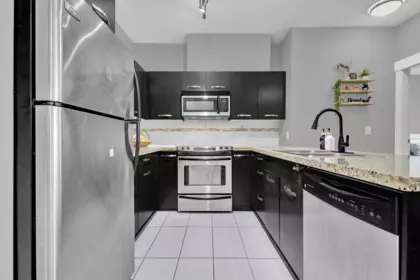 Kitchen Photo of 310 33538 Marshall Road, Abbotsford, BC
