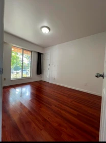Basement Recreation Room Photo of 1525 E 51st Avenue, Vancouver, BC
