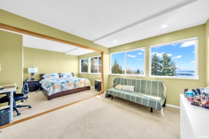 Guest Bathroom Photo of 4673 Woodburn Road, West Vancouver, BC