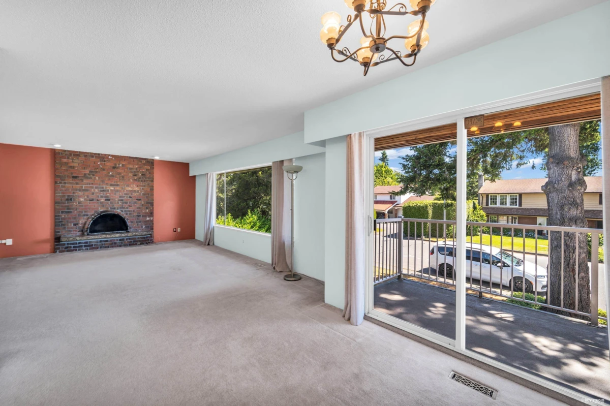 Dining Area Photo of 9091 Ash Street, Richmond, BC
