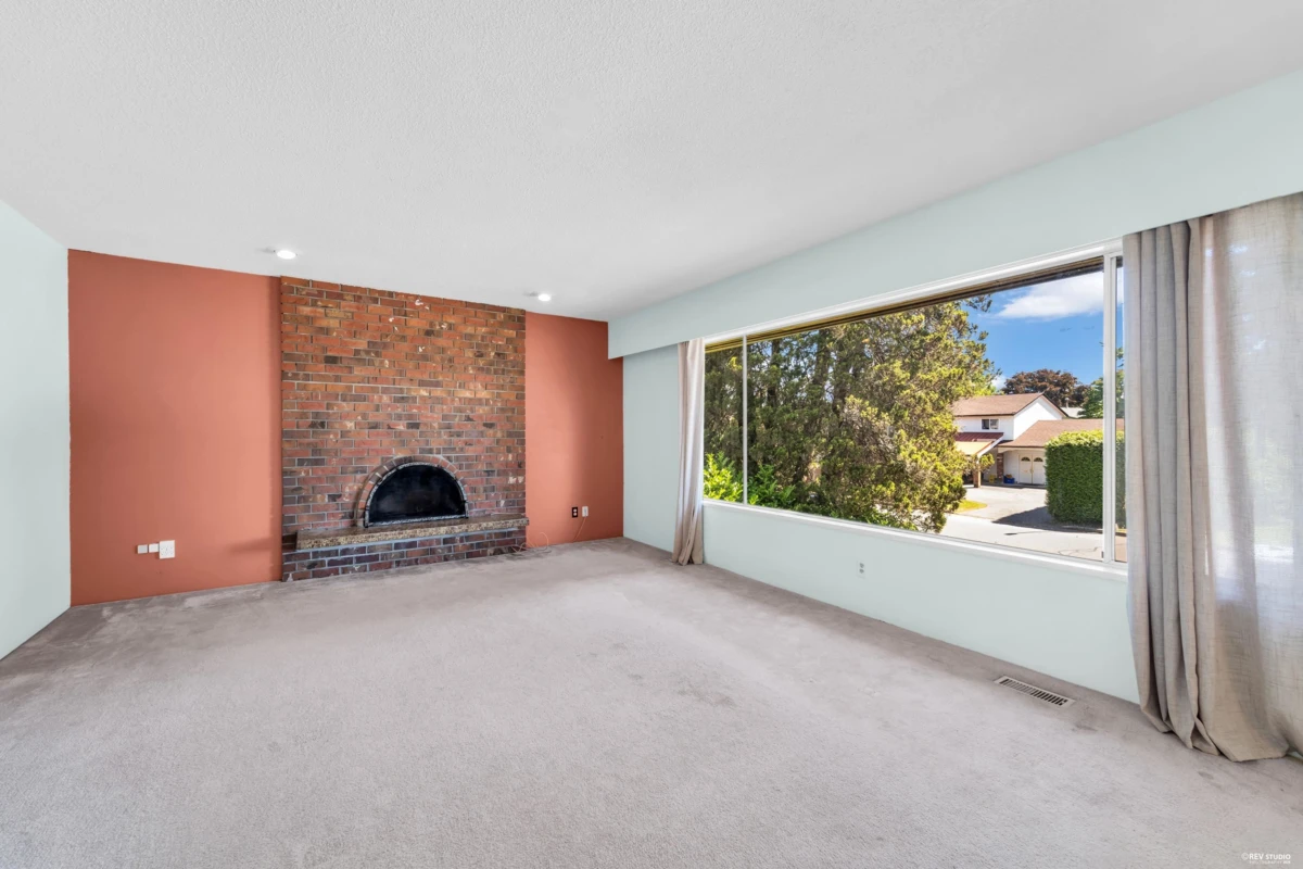 Family Room Photo of 9091 Ash Street, Richmond, BC