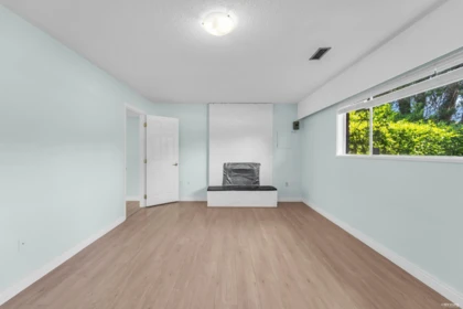 Powder Room Photo of 9091 Ash Street, Richmond, BC