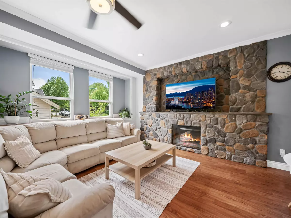 Family Room Photo of 6893 192nd Street, Surrey, BC