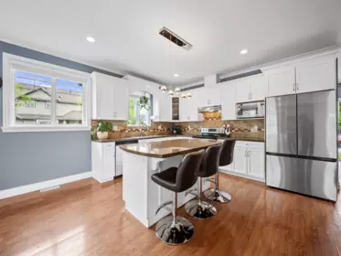 Kitchen Island Photo of 6893 192nd Street, Surrey, BC