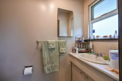 Guest Bathroom Photo of 8532 Brooke Road, Delta, BC