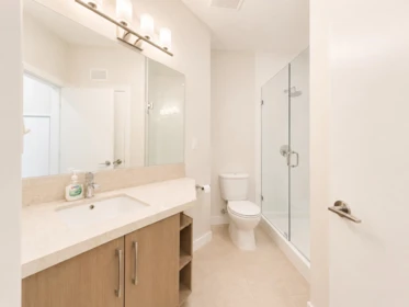 Primary Bathroom Photo of 719 5399 Cedarbridge Way, Richmond, BC