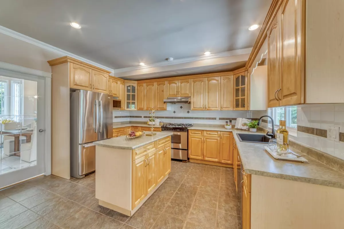 Dining Area Photo of 10925 168 Street, Surrey, BC