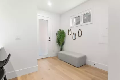Basement Recreation Room Photo of 1 1368 Park Drive, Vancouver, BC