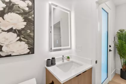 Mudroom Photo of 1 1368 Park Drive, Vancouver, BC