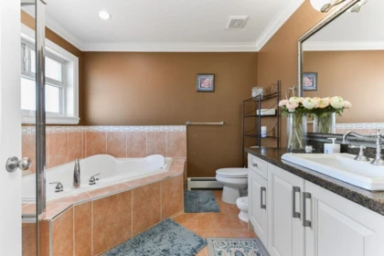 Entry Foyer Photo of 17371 64 Avenue, Surrey, BC