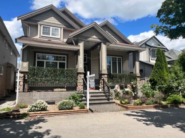 17371 64 Avenue, Surrey, BC, Surrey — Single Family Residence for sale