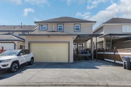 Staircase Photo of 17371 64 Avenue, Surrey, BC