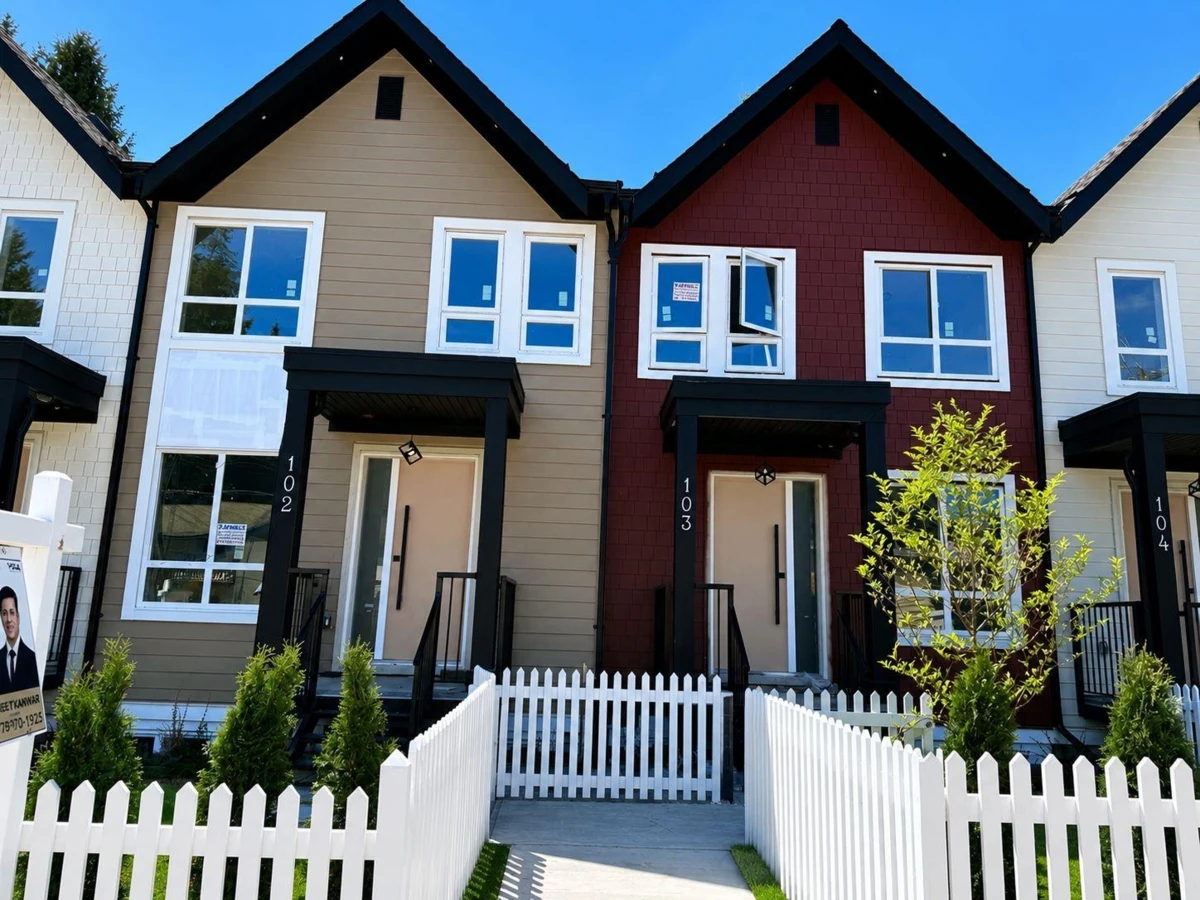 Family Room Photo of 103 10039 128 Street, Surrey, BC