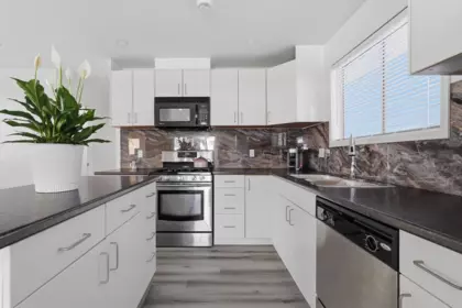Kitchen Island Photo of 2342 Kelly Avenue, Port Coquitlam, BC